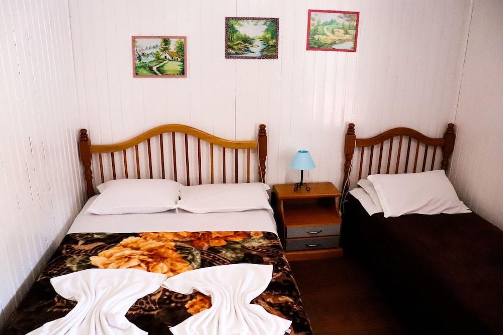 Tia Leonor Inn 2*